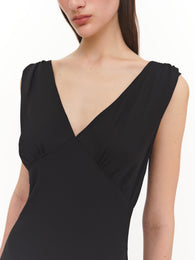 Maxi dress with deep neckline black