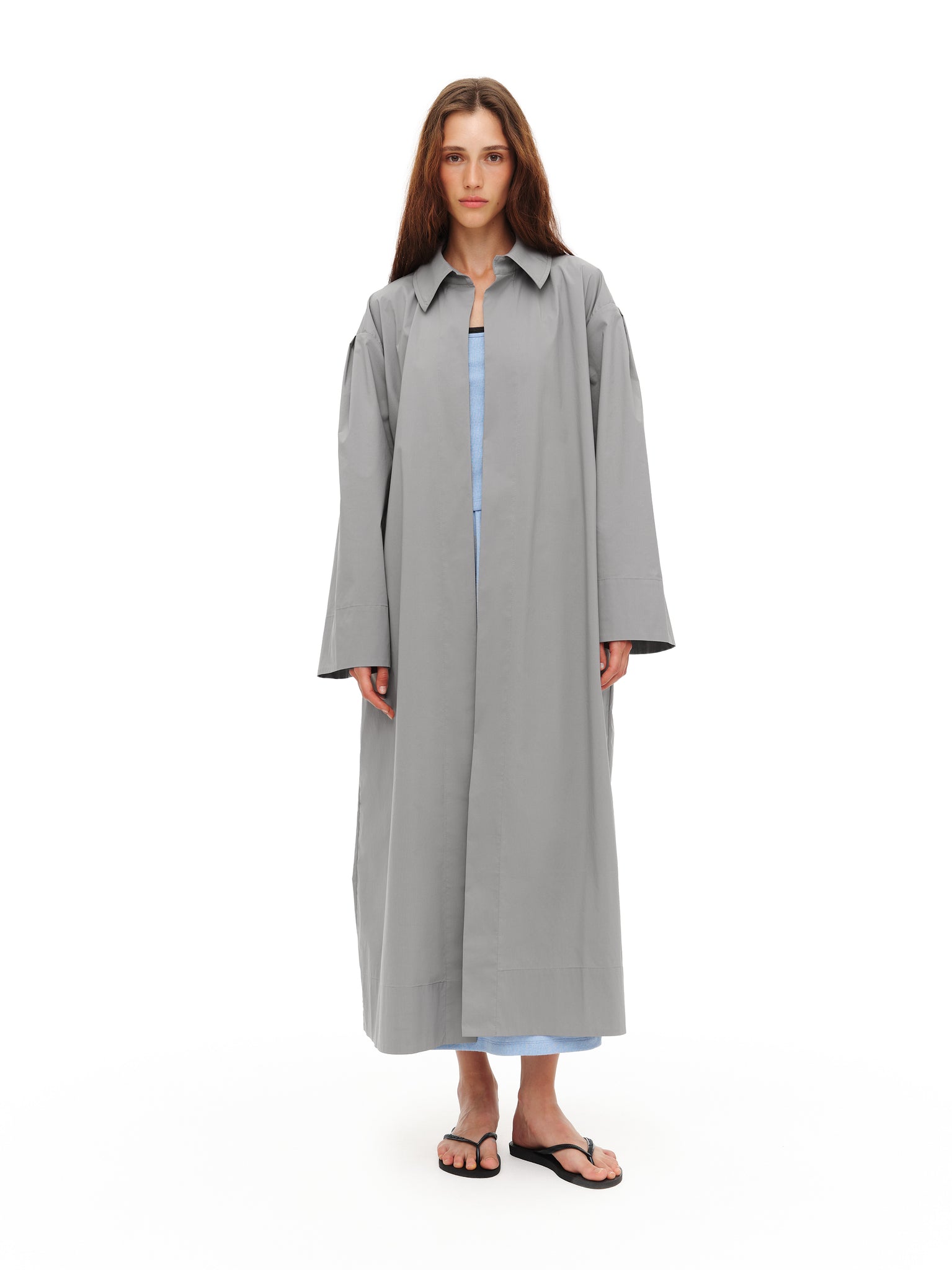 Grey straight-cut trench