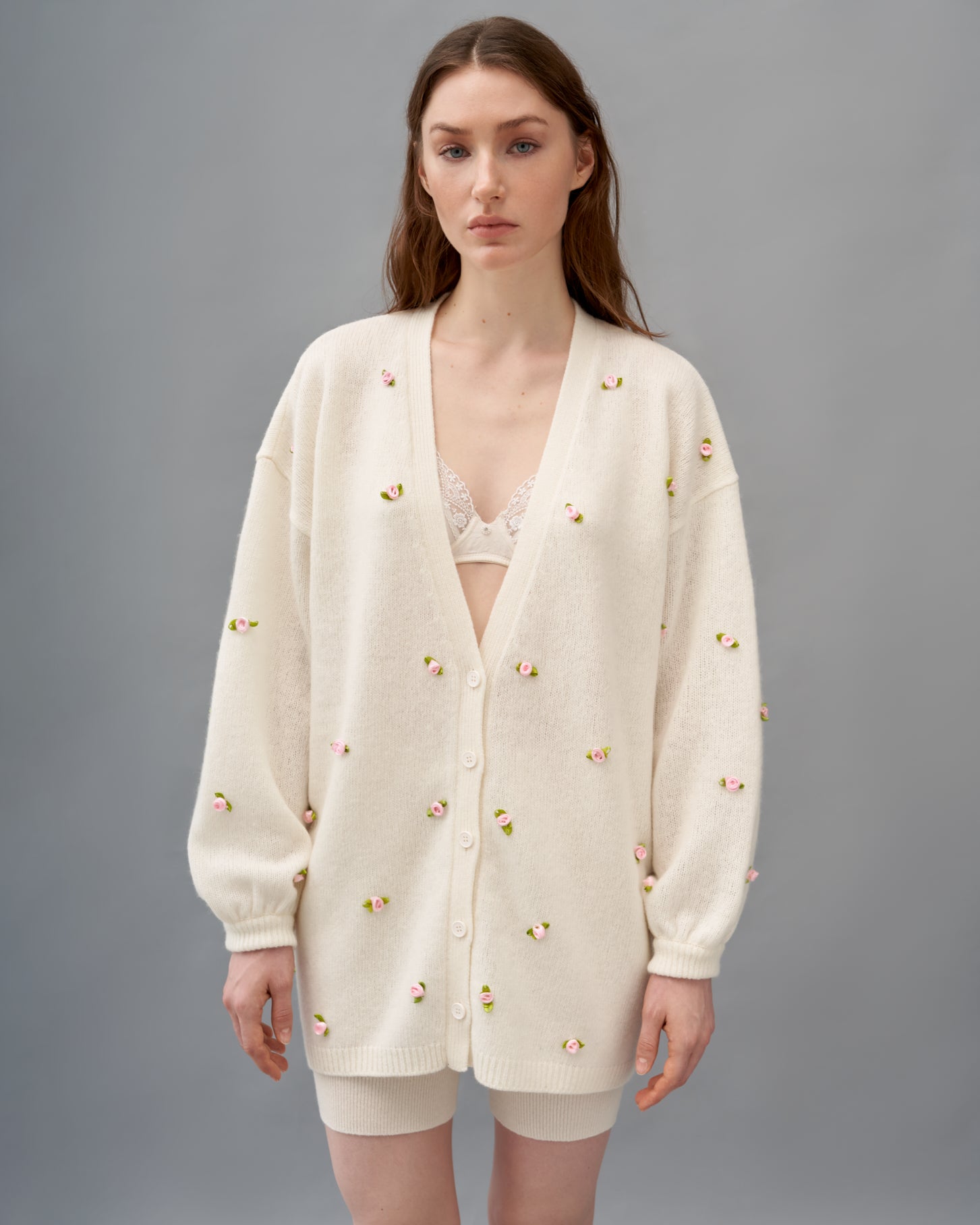 Milk cardigan with satin flowers  KATSURINA + JUL