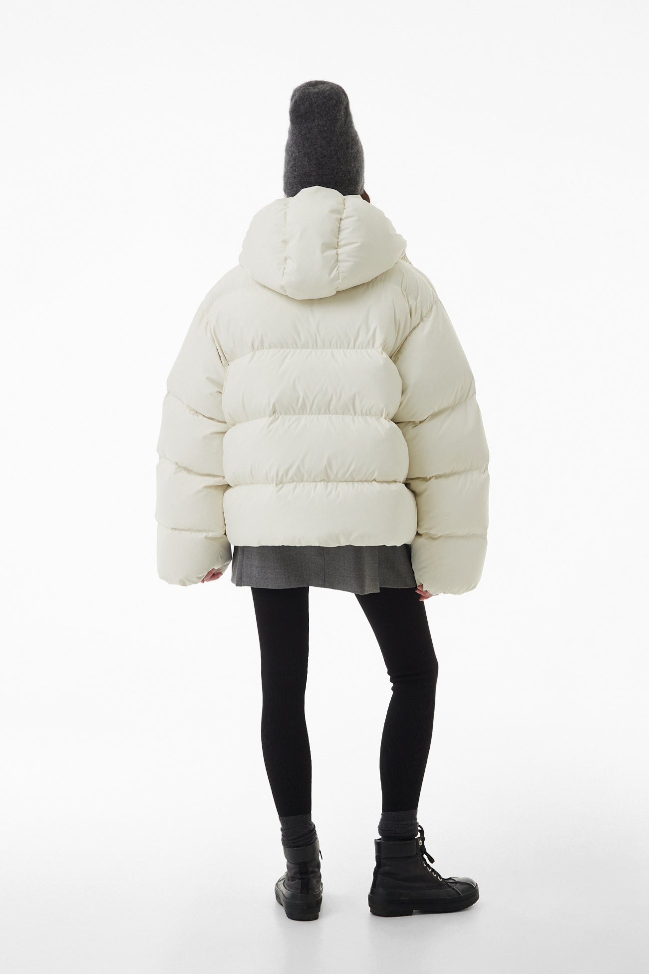 Short oversize down jacket milk