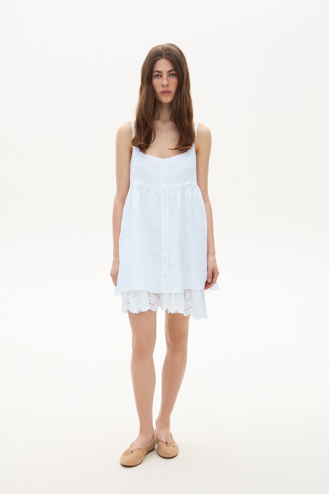 Short dress with buttons and lace white