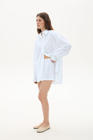 Cotton suit with shorts white