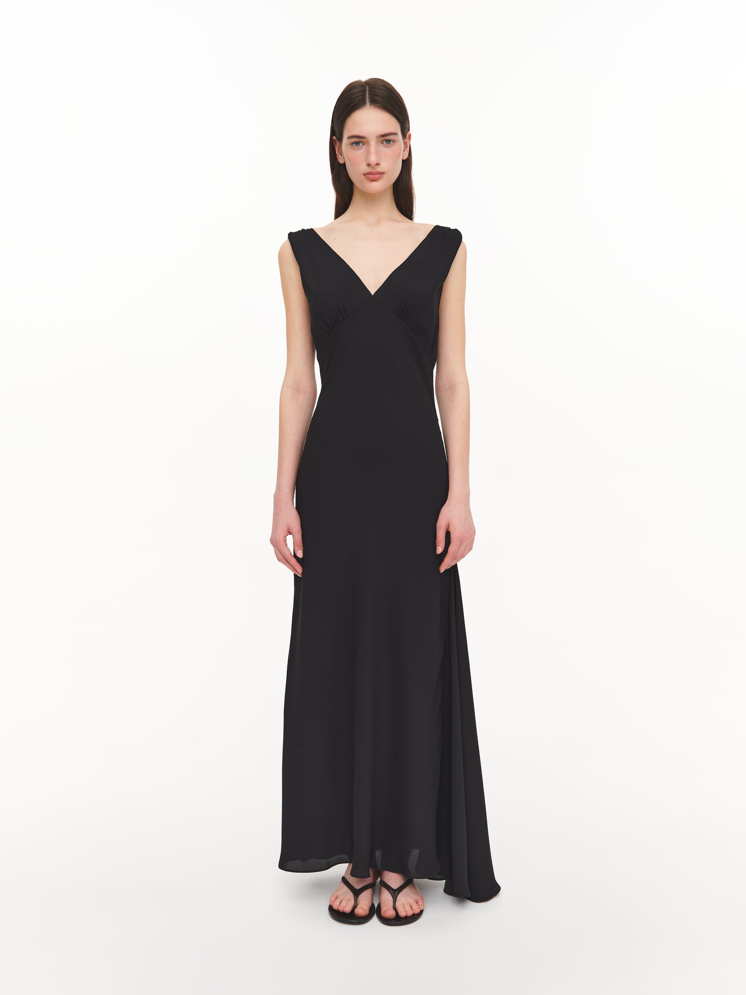 Maxi dress with deep neckline black