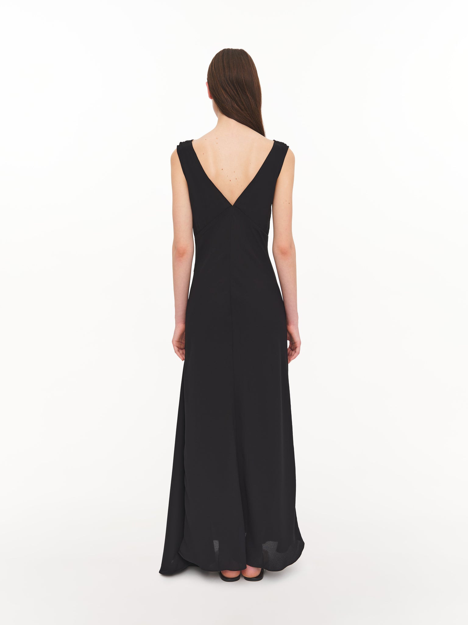 Maxi dress with deep neckline black