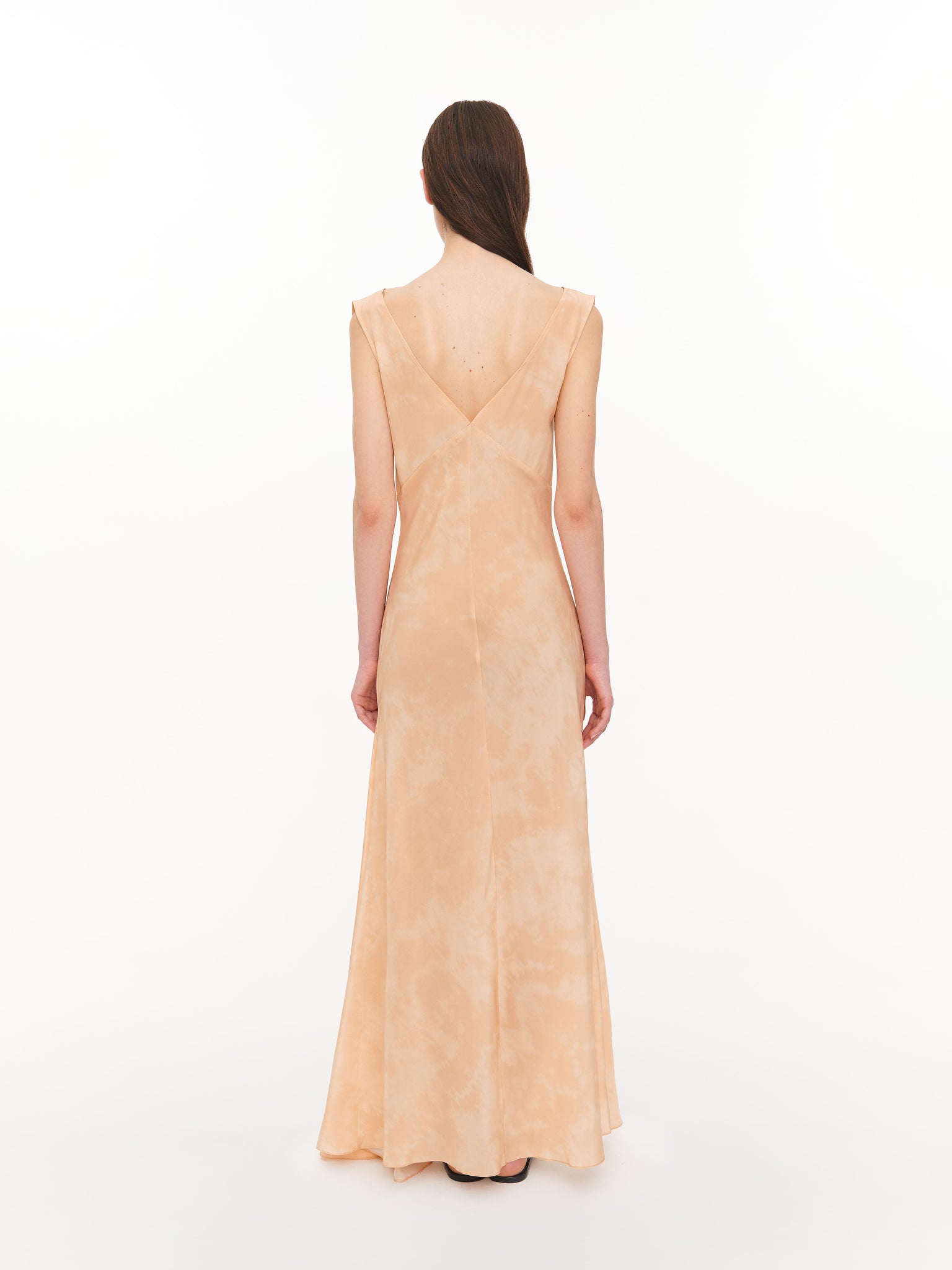 Maxi dress with deep neckline peach