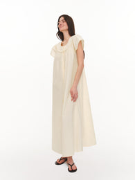 Buttoned dress in ivory