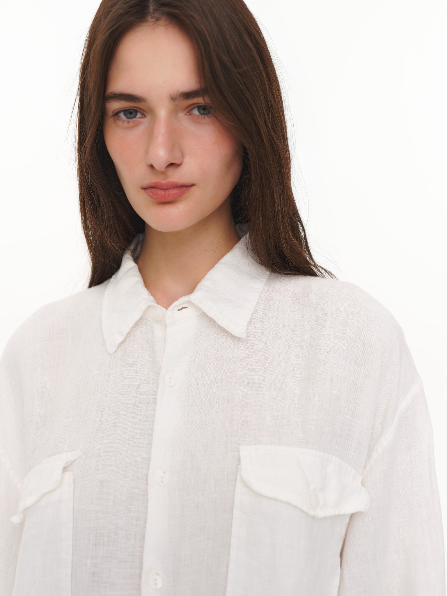 Loose-fit linen shirt white