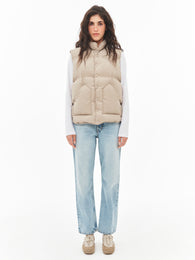 Basic insulated vest in beige