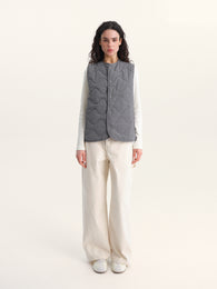 Vest in Graphite '26