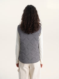 Vest in Graphite '26